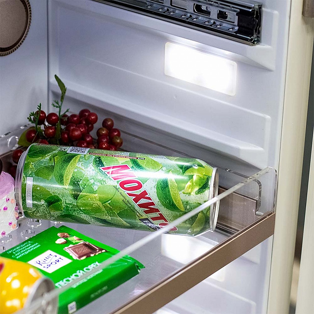 Холодильник для косметики и напитков MEYVEL MD71-White