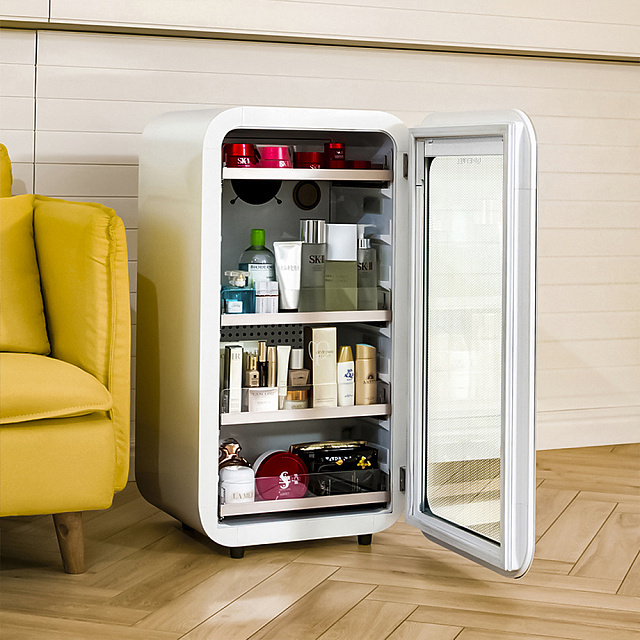 Холодильник для косметики и напитков MEYVEL MD71-White