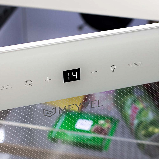 Холодильник для косметики и напитков MEYVEL MD71-White